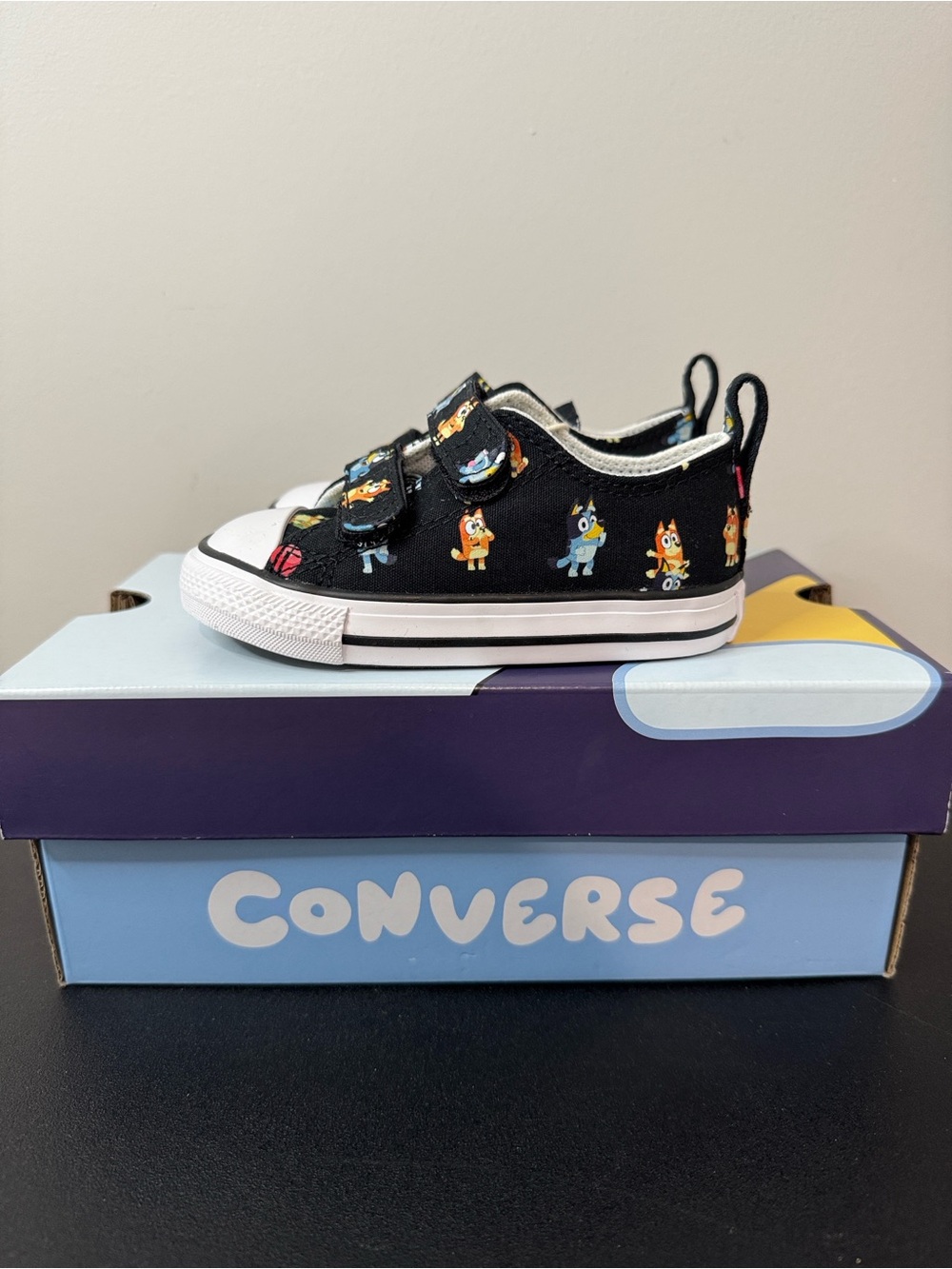 Converse Chuck Taylor Bluey Black Velcro Sneakers Toddler Size 6 New NIB